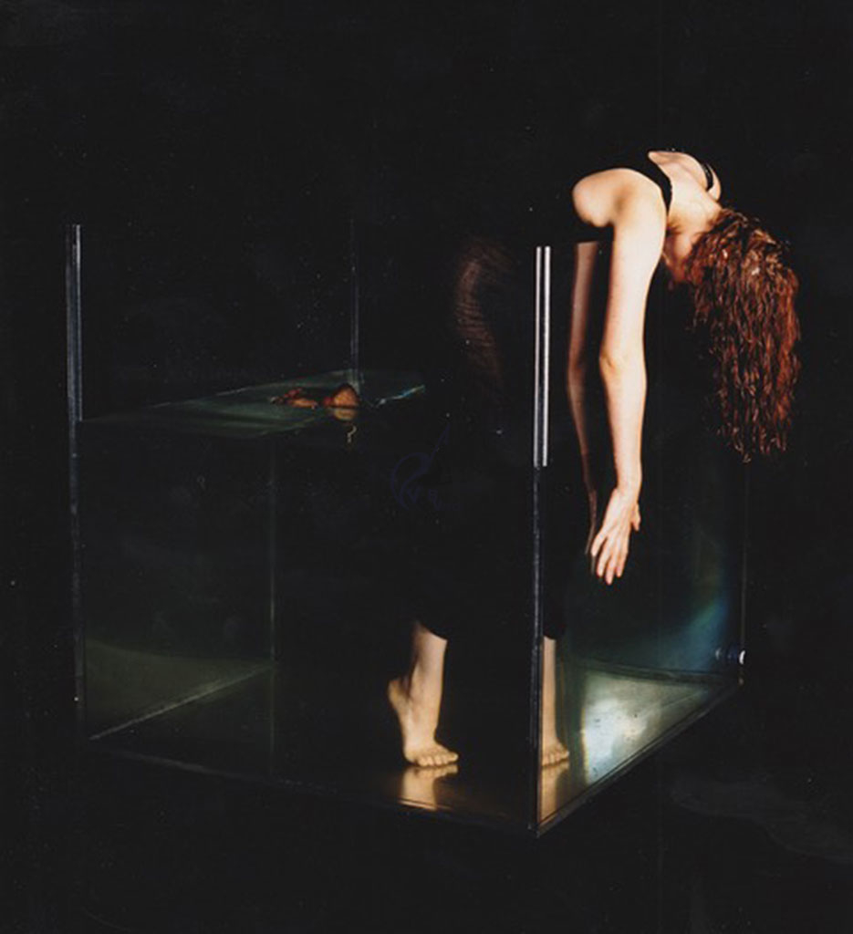 oeuvre-majeure-silence-d-eau-femme-dans-l-eau-ciebruno_verdi